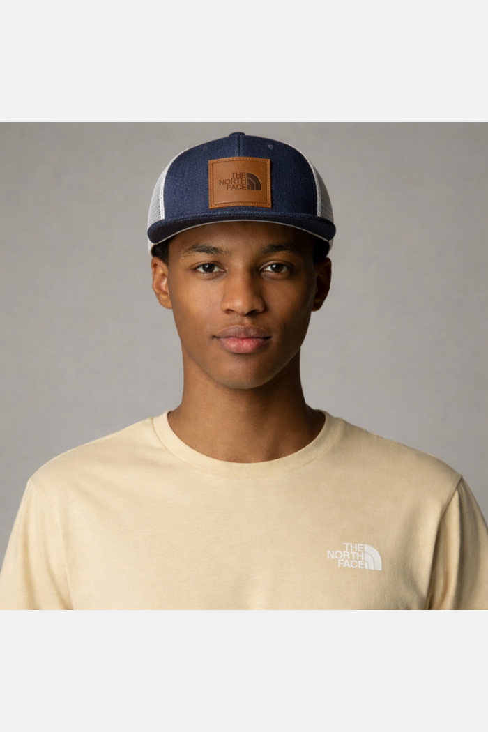 The North Face Half Dome Trucker Gorra Denim-Leather Patch