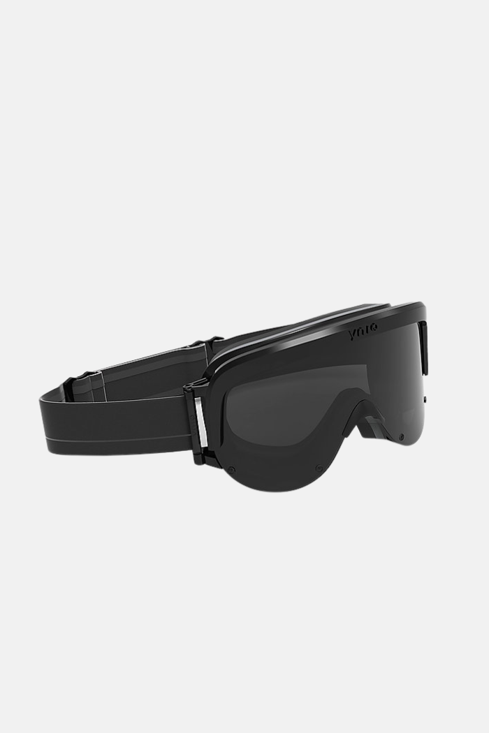 Yniq Model One All Black
